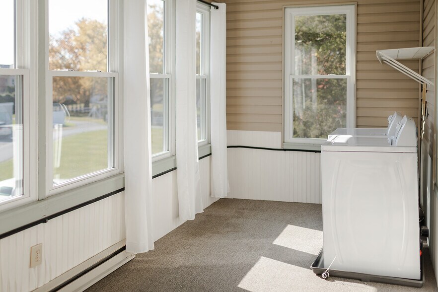 Building Photo - 6018 Carpenter St