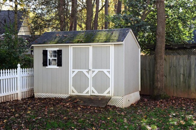 Building Photo - 21345 Aftonshire Dr