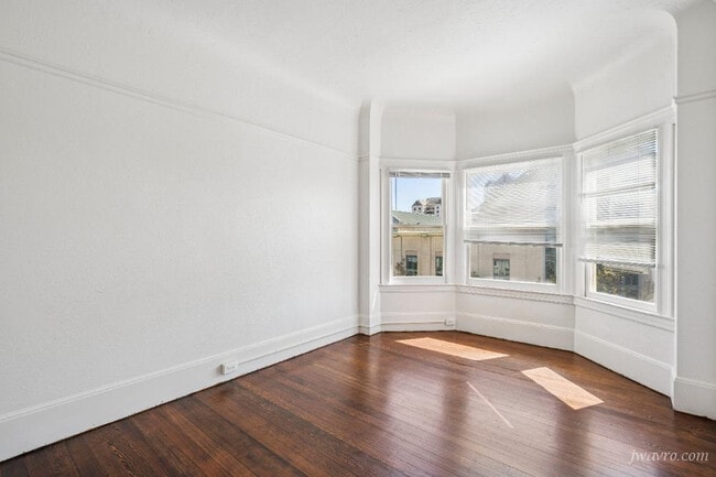Building Photo - 1704 Steiner St