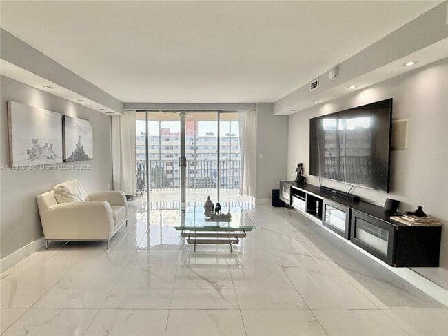 Building Photo - 2 bedroom in North Miami Beach FL 33179