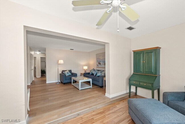 Building Photo - 1065 Gulf Shore Blvd N