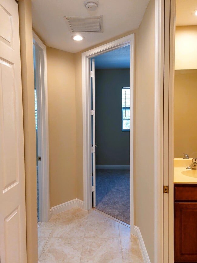 Building Photo - 12675 SE Old Cypress Dr