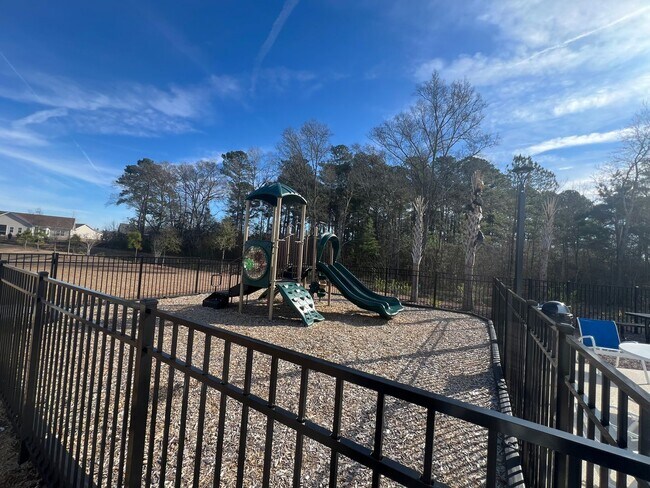 Building Photo - COLLINS WALK IN CONWAY