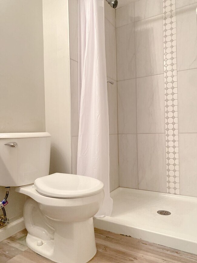 Building Photo - Millard 3 bed 2 bath $1900