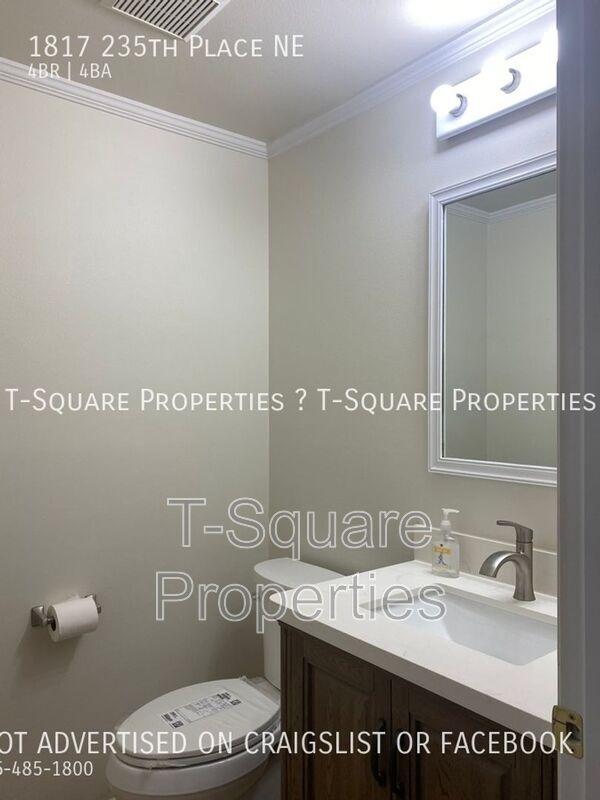 Building Photo - 1817 235th Pl NE