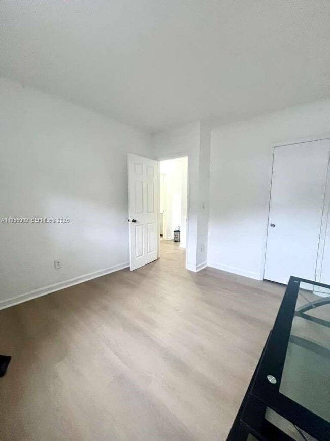 Building Photo - 5510 SW 32nd St