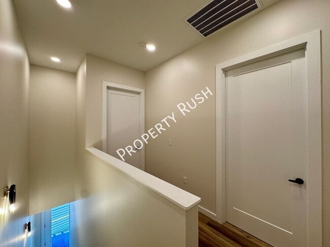 Building Photo - 1857 Zeta Way