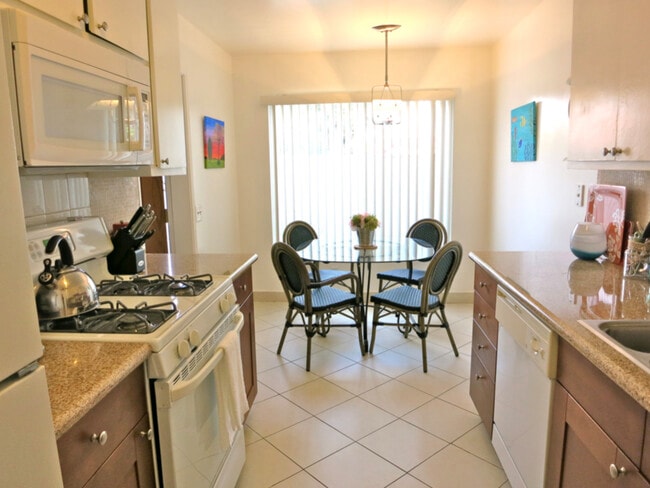 Building Photo - 43 23rd Ave