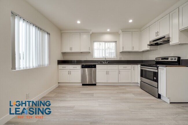 Building Photo - 20434 Cohasset St