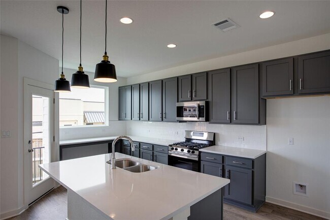 Building Photo - 5160 N A.W. Grimes Blvd