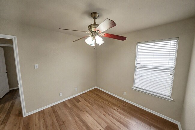 Building Photo - Move-in Ready 3-Bedroom Home Near Lackland AFB - Realtor Commission: $500