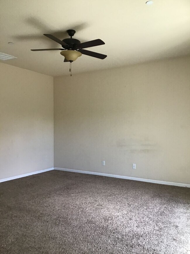 Building Photo - Beautiful Home - $200.00 of first month's rent