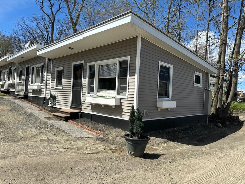 Building Photo - 14 Lake Shore Dr