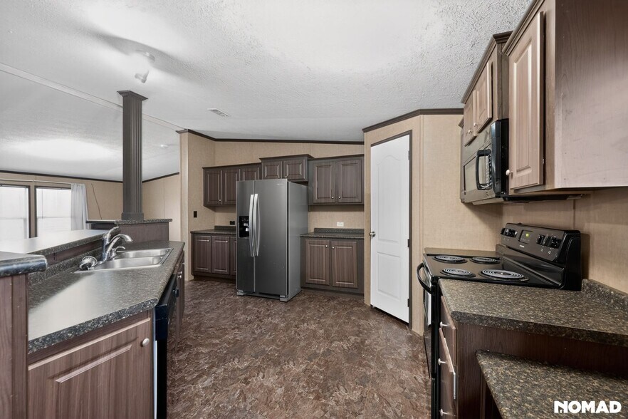 Building Photo - 1658 Reynolds Ln