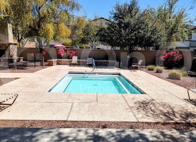 Building Photo - 2664 S Peppertree Dr