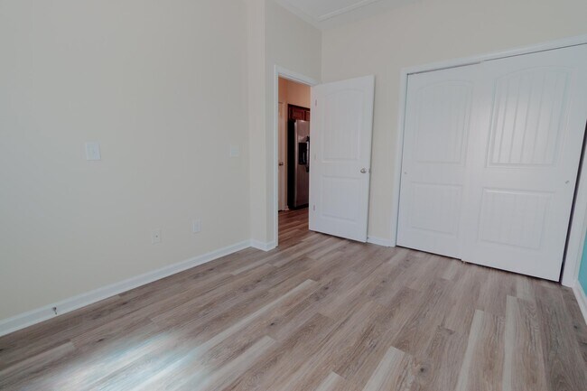 Building Photo - 605 Surfsong Way