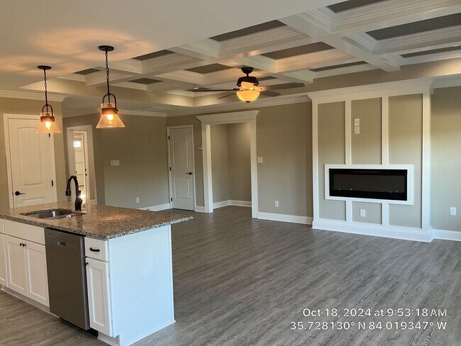 Building Photo - One Year Old - 3 Bedroom House