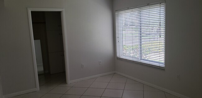 Building Photo - 2205 Belleair Rd