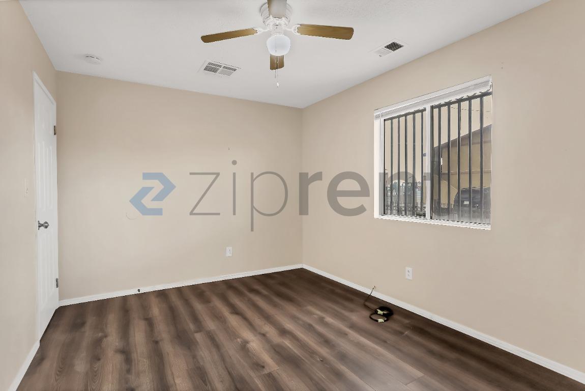 Building Photo - 16025 L St