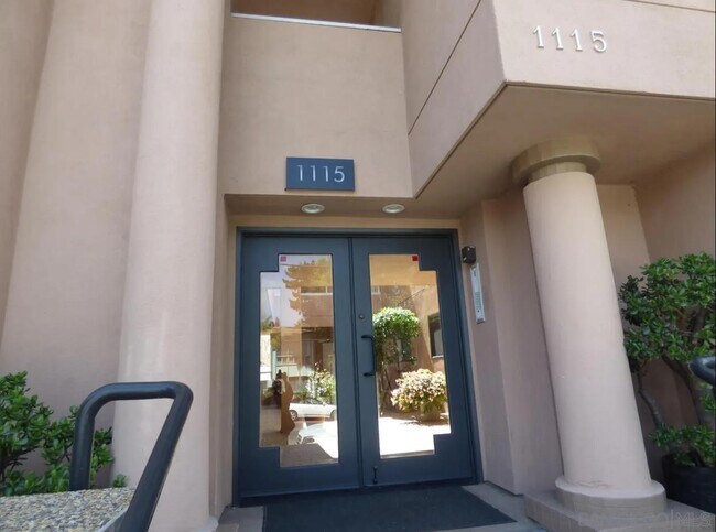 Building Photo - 1115 Pearl St