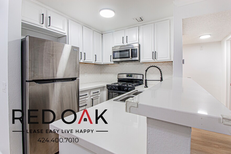 Building Photo - 1522 N Formosa Ave