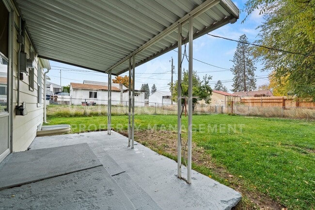 Building Photo - Super Cute 2 Bedroom Home In Northwest Spo...