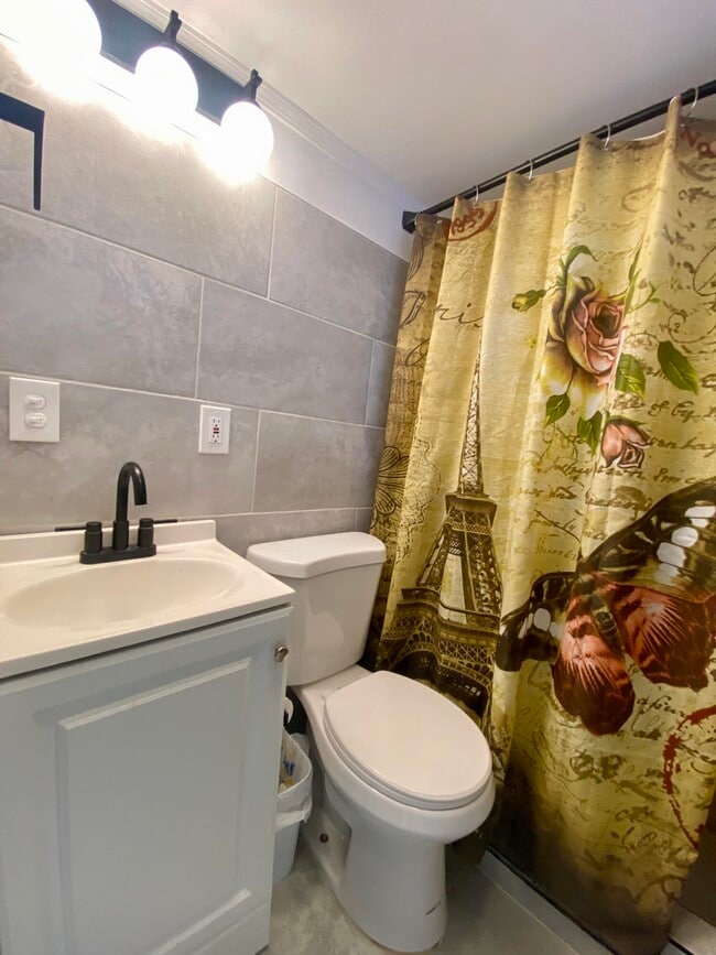 Building Photo - 5015 N Territorial Rd