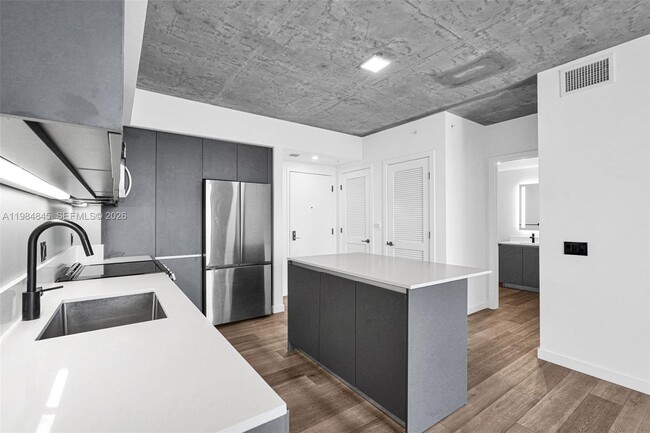 Building Photo - 307 SW 5th St