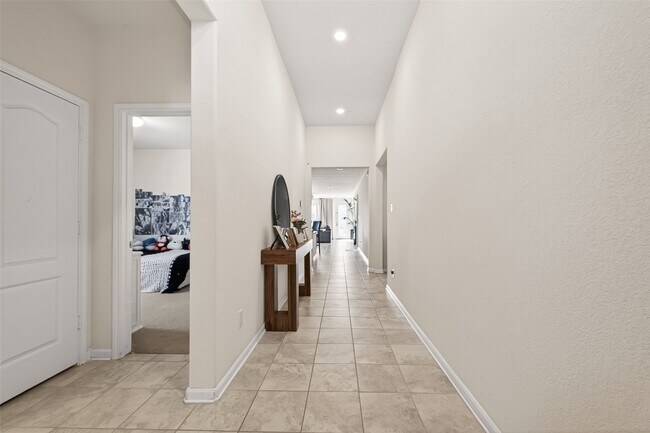 Building Photo - 28423 Aubrey Orchard Ln