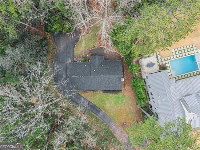 Building Photo - 4540 Club Valley Dr NE