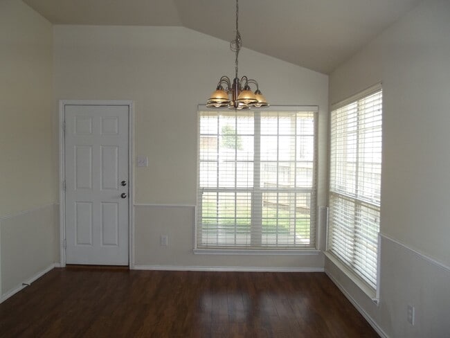 Building Photo - Large 3/2/2 Home in Monterey - Frenship School District