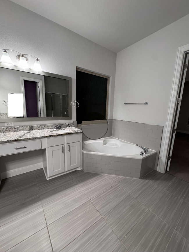 Building Photo - 513 Lambert Cv