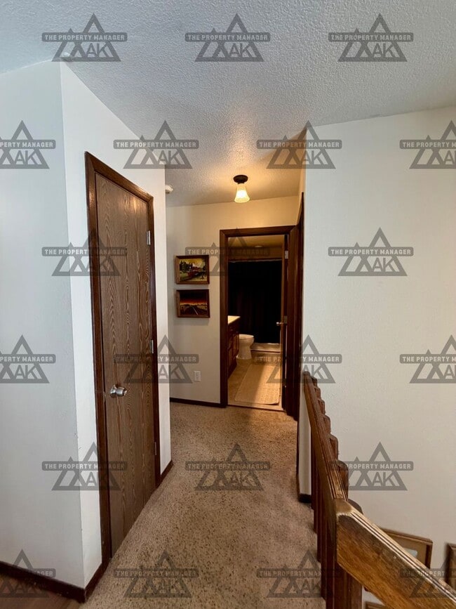 Building Photo - Spacious North Pole Home | 3 Bed, 2 Bath | Fenced Yard + Pet Friendly