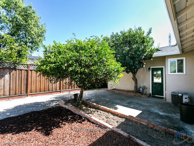 Building Photo - 3727 Kersten Dr