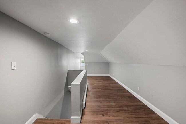 Building Photo - 1143 2nd St