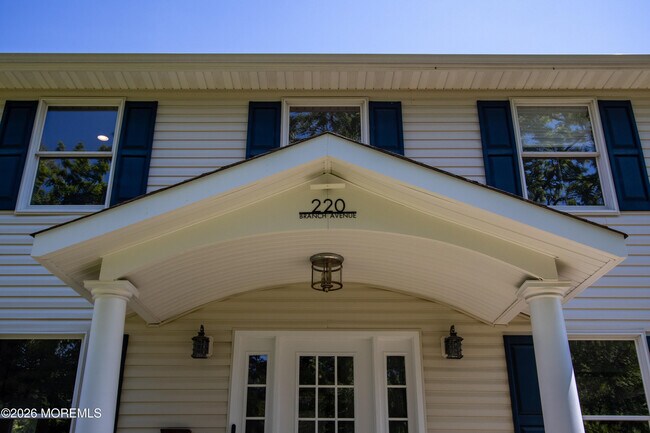 Building Photo - 220 Branch Ave