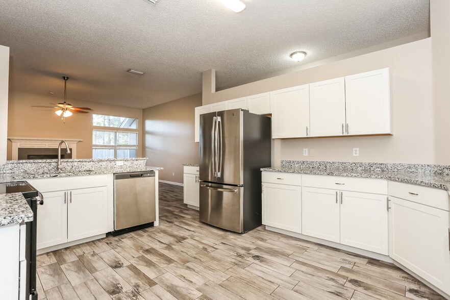 Building Photo - 3476 Shelley Dr