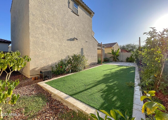 Building Photo - 2902 E Ebony Dr