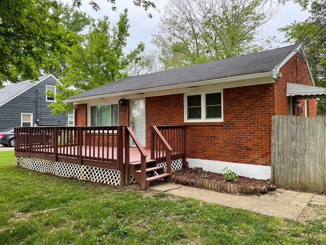 Primary Photo - 13100 Meadowlawn Dr