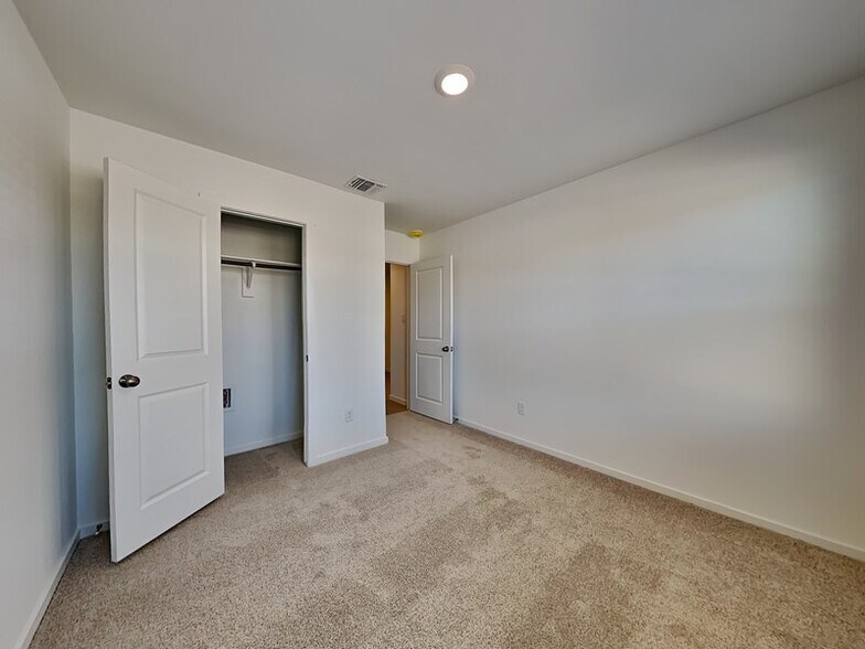 Building Photo - 3712 Los Cabos Dr