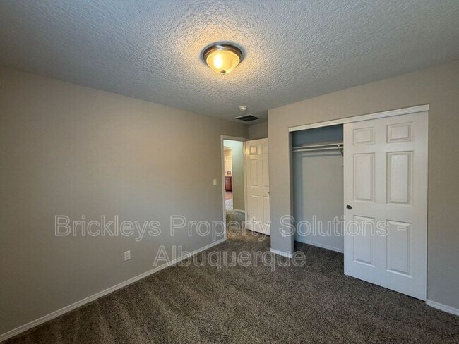 Building Photo - 8035 Sierra Altos Pl NW