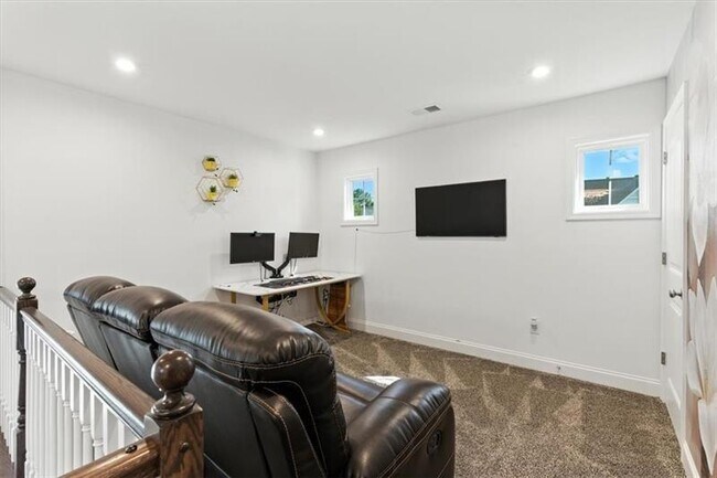 Building Photo - 2121 Harmony Dr