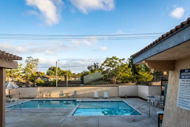 Building Photo - Charming 3 bedroom, 2 bathroom home in Hun...