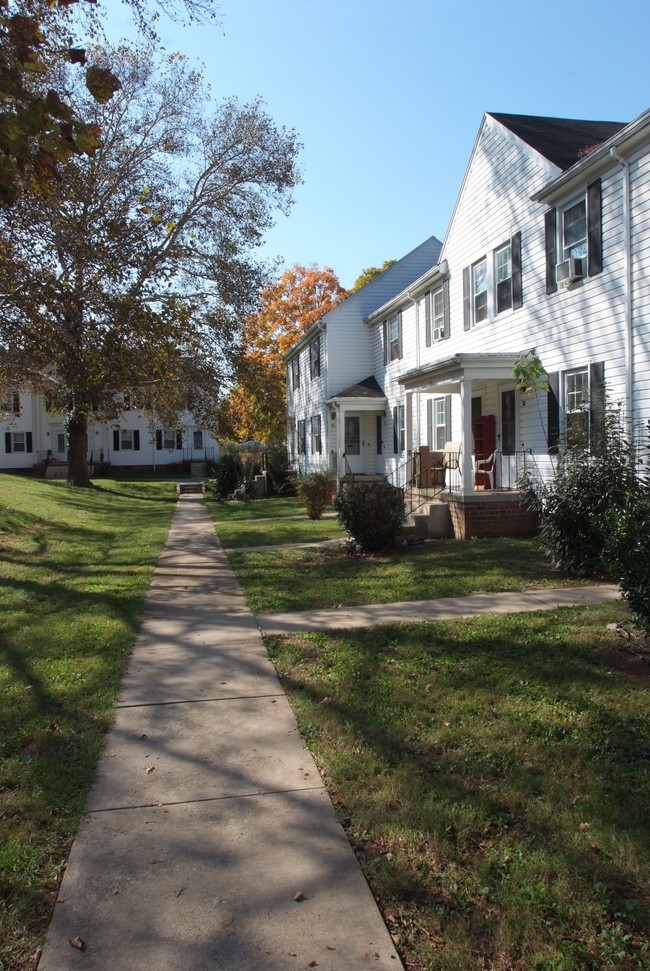 Building Photo - Generals' Retreat