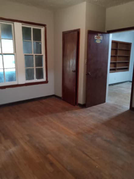 Building Photo - 712 Church Ave