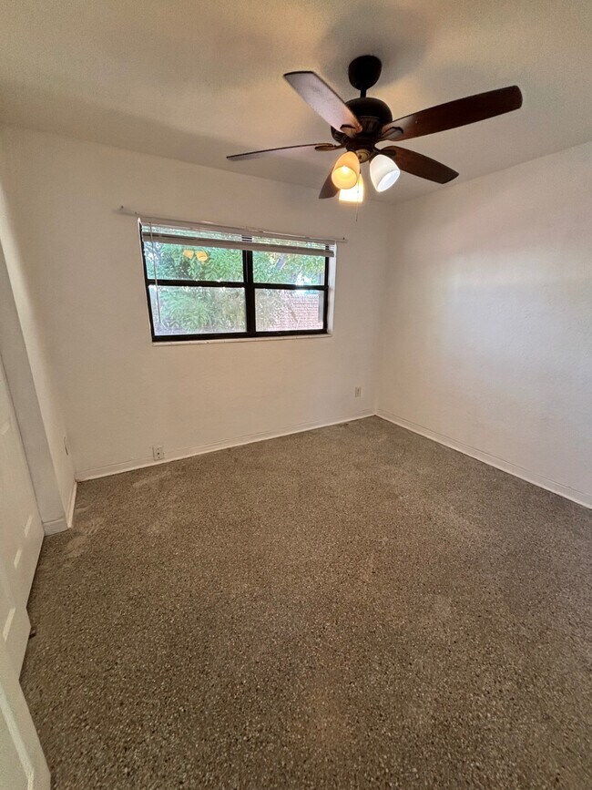 Building Photo - 172 38th Ave SE