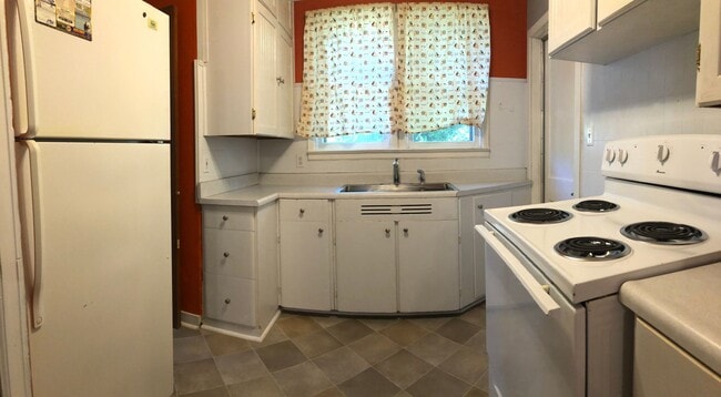 Building Photo - 2-Bed House in Reinbeck