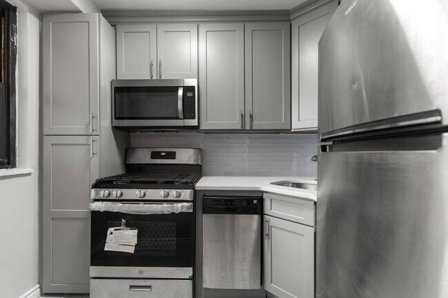 Building Photo - 61-15 98th St