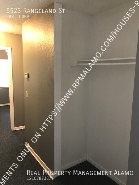 Building Photo - 5523 Rangeland St