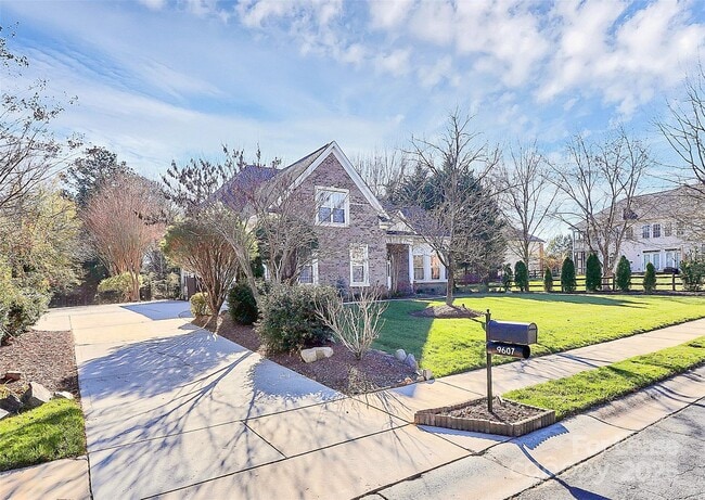 Building Photo - 9607 Royal Colony Dr